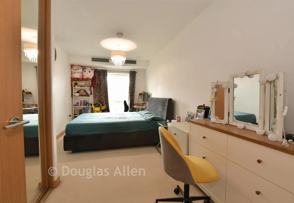 Bedroom - High Street, London - Wards of Kent
