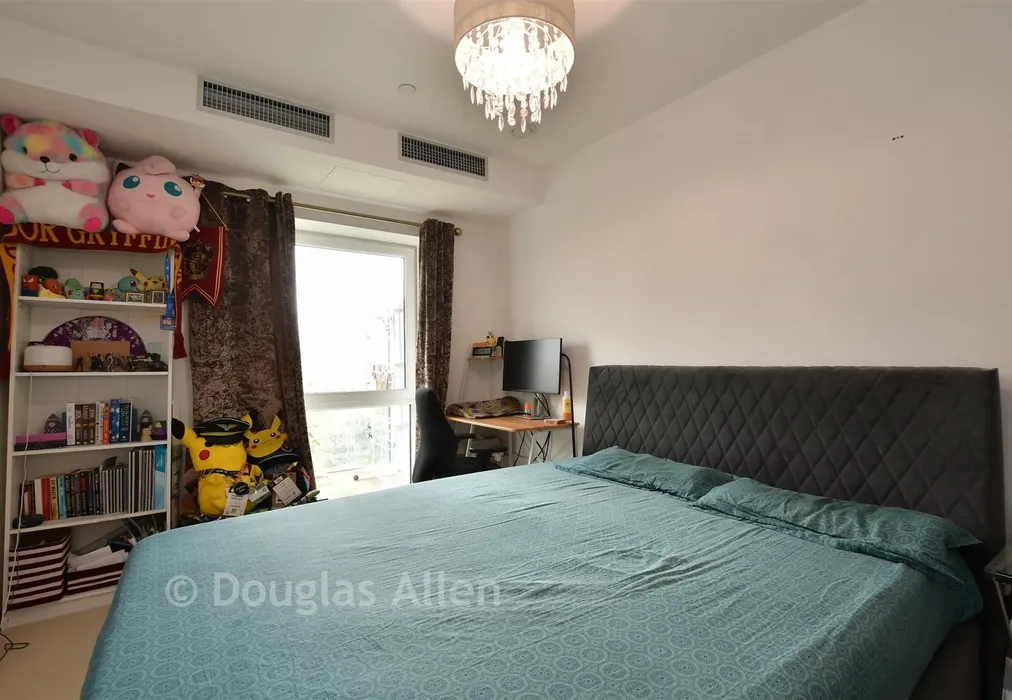 Bedroom - High Street, London - Wards of Kent