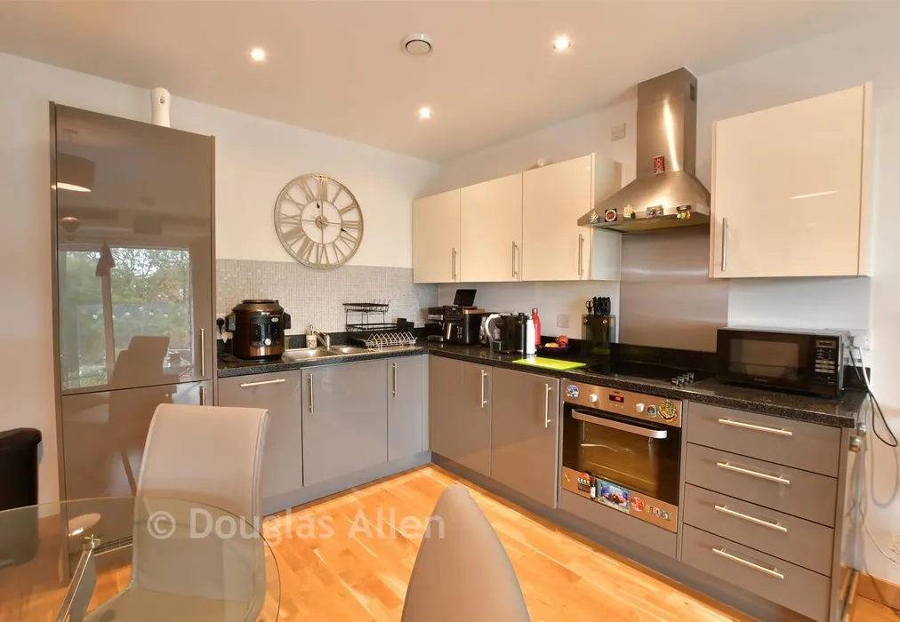 Lounge/Kitchen/Dining Room - High Street, London - Wards of Kent