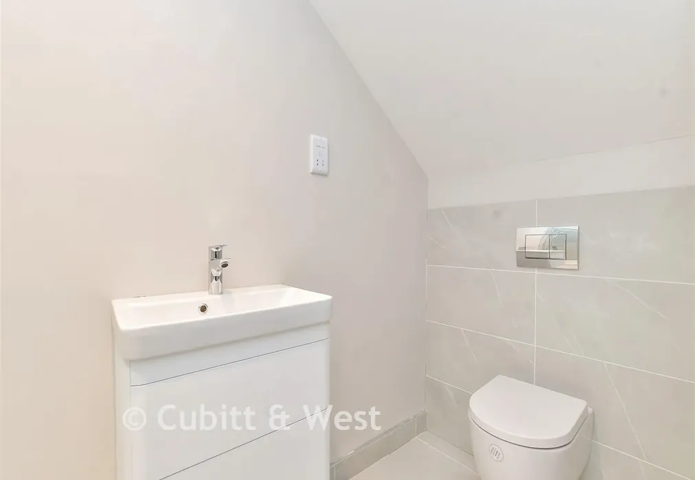 En-Suite - Dion Carshalton, Nightingale Road, Carshalton, Surrey - Wards of Kent