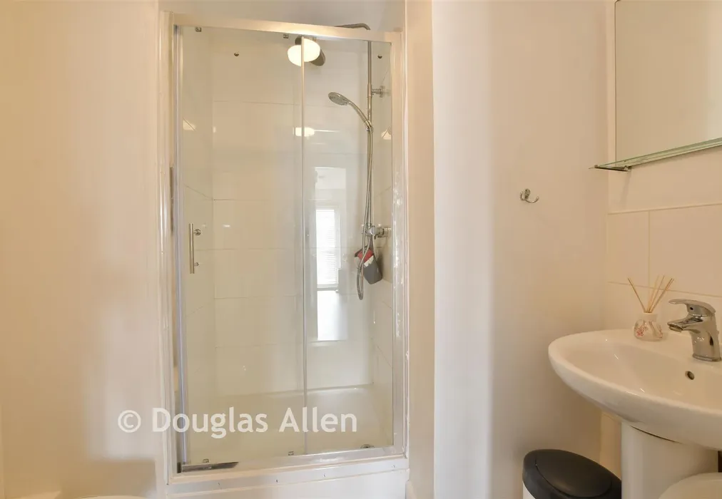 Shower Room - Griffiths Road, Purfleet, Essex - Wards of Kent