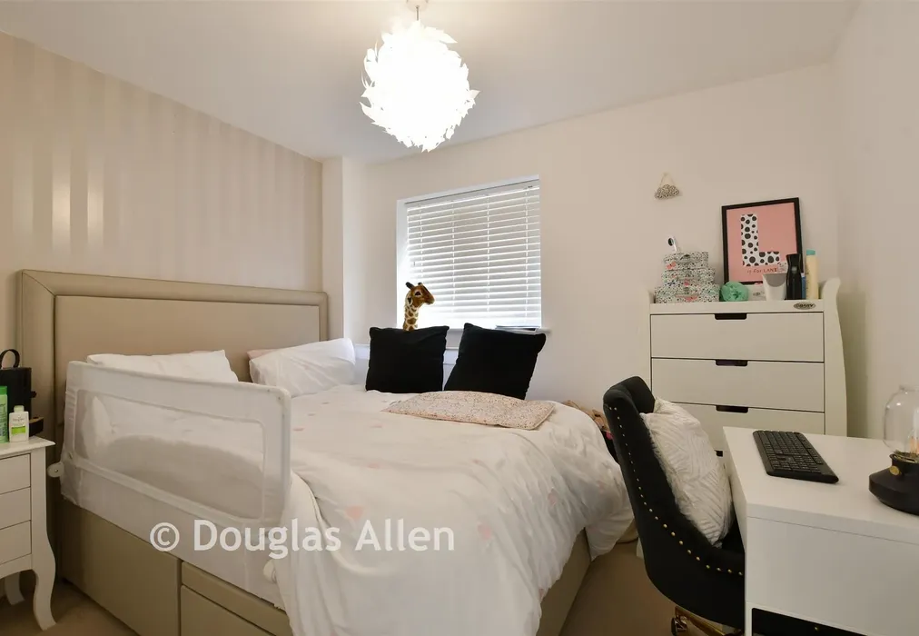 Bedroom - Griffiths Road, Purfleet, Essex - Wards of Kent