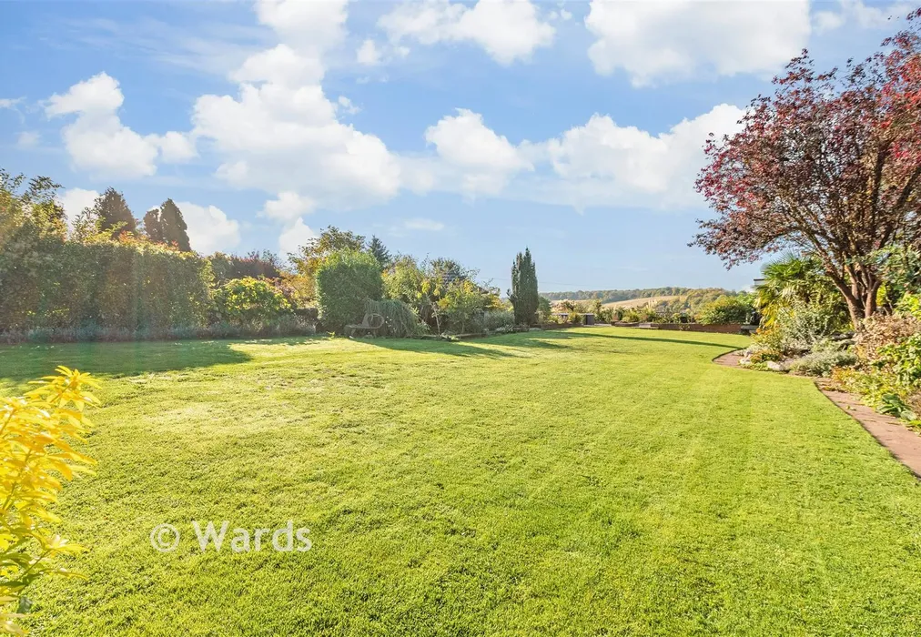 Rear Garden - Eynsford Rise, Eynsford, Dartford, Kent - Wards of Kent