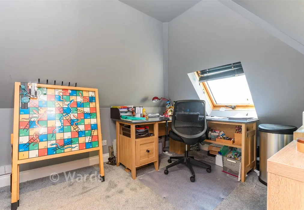 Loft Room 2 - Eynsford Rise, Eynsford, Dartford, Kent - Wards of Kent