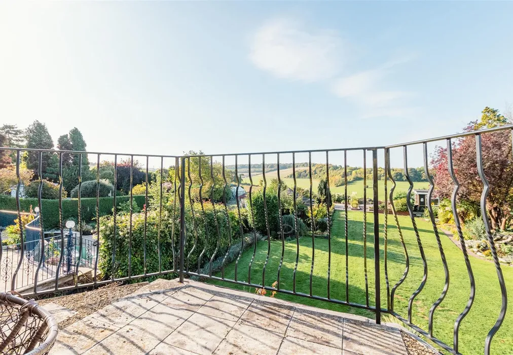 Balcony - Eynsford Rise, Eynsford, Dartford, Kent - Wards of Kent