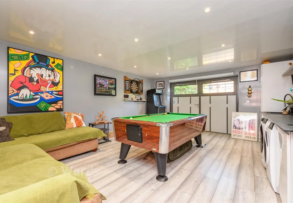 Garage - Eynsford Rise, Eynsford, Dartford, Kent - Wards of Kent