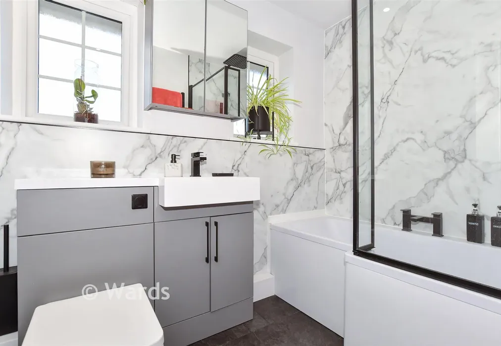 Bathroom - Adam Close, Coxheath, Maidstone, Kent - Wards of Kent