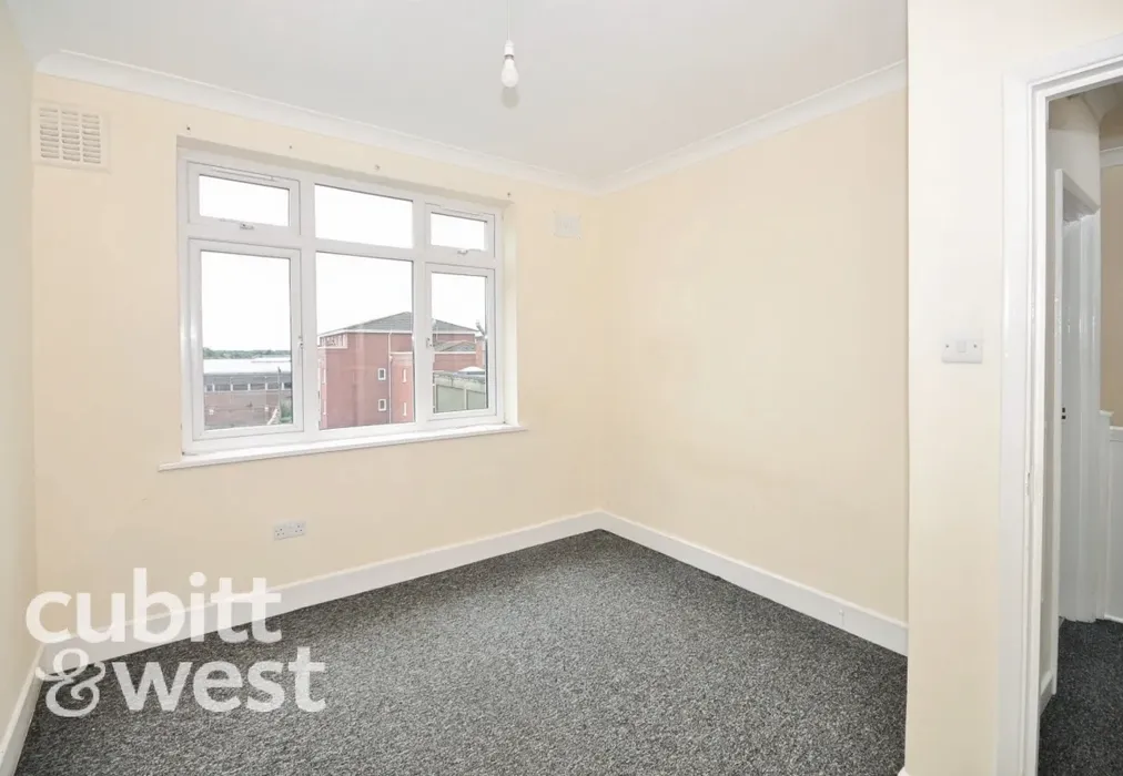  - AVAILABLE WITH NO DEPOSIT West Street Fareham PO16 - Wards of Kent
