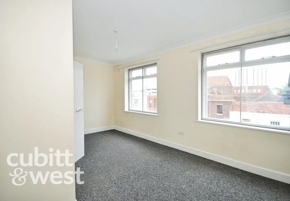  - AVAILABLE WITH NO DEPOSIT West Street Fareham PO16 - Wards of Kent