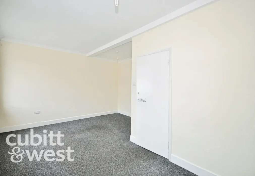  - AVAILABLE WITH NO DEPOSIT West Street Fareham PO16 - Wards of Kent