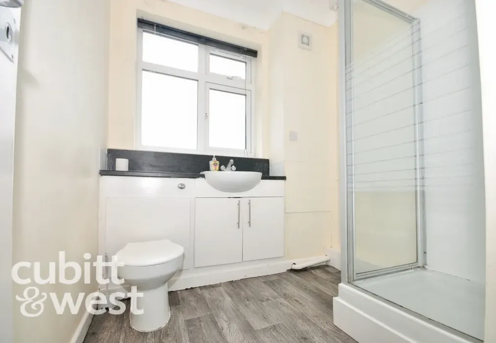  - AVAILABLE WITH NO DEPOSIT West Street Fareham PO16 - Wards of Kent