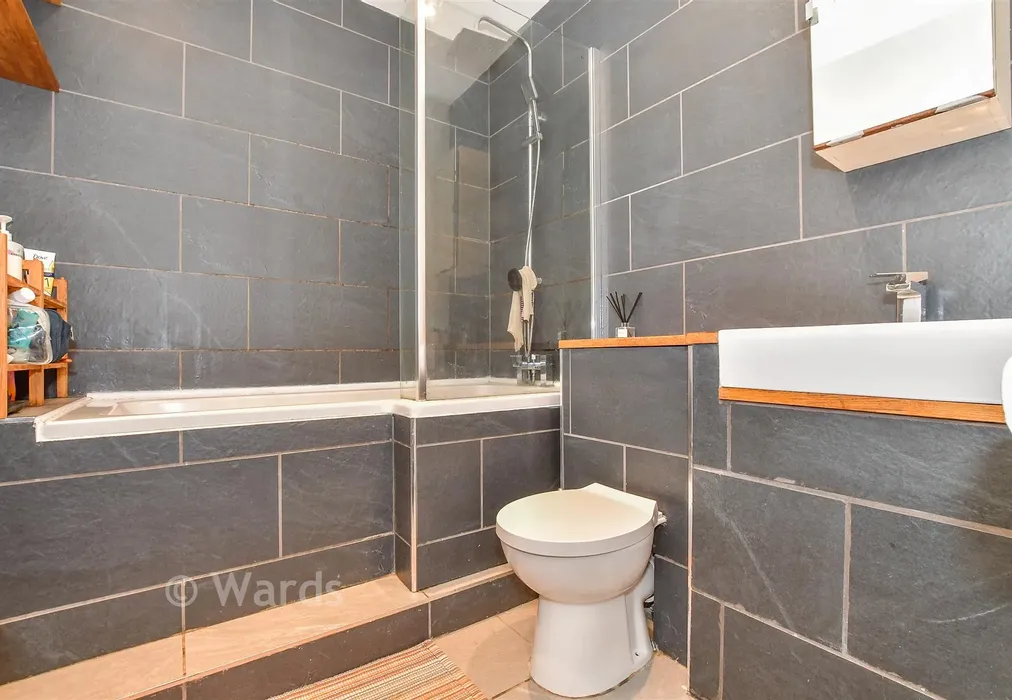 Bathroom - Nevill Street, Tunbridge Wells, Kent - Wards of Kent
