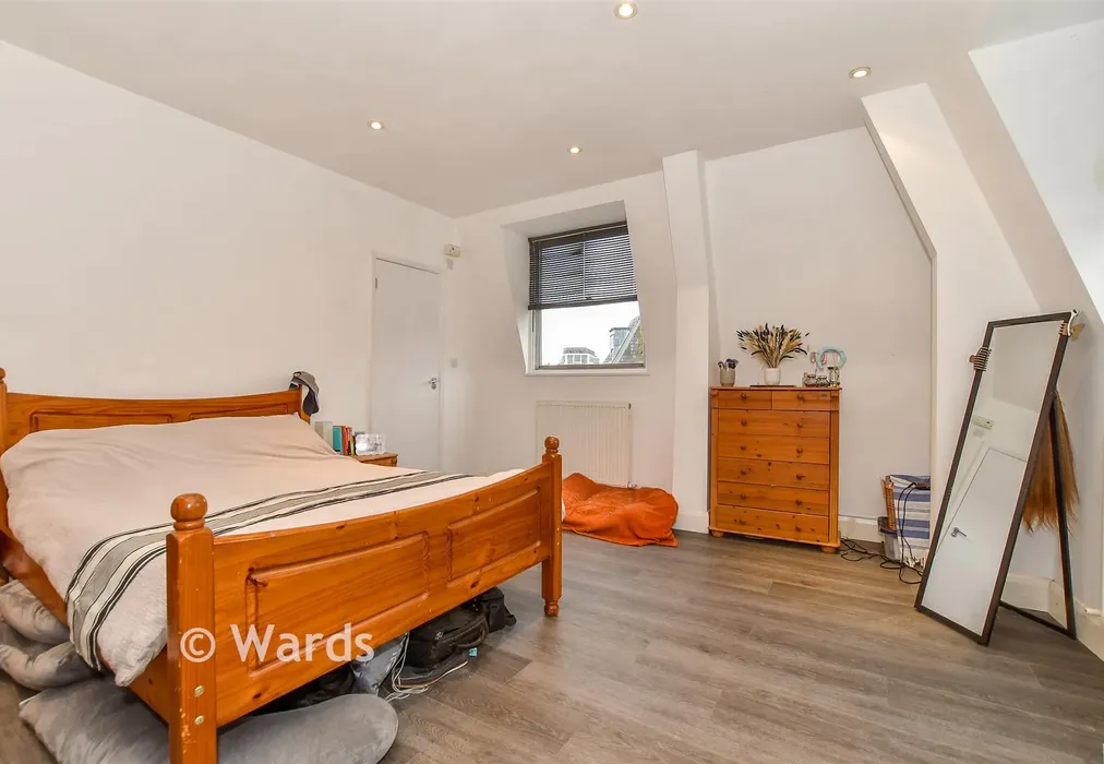 Bedroom 1 - Nevill Street, Tunbridge Wells, Kent - Wards of Kent
