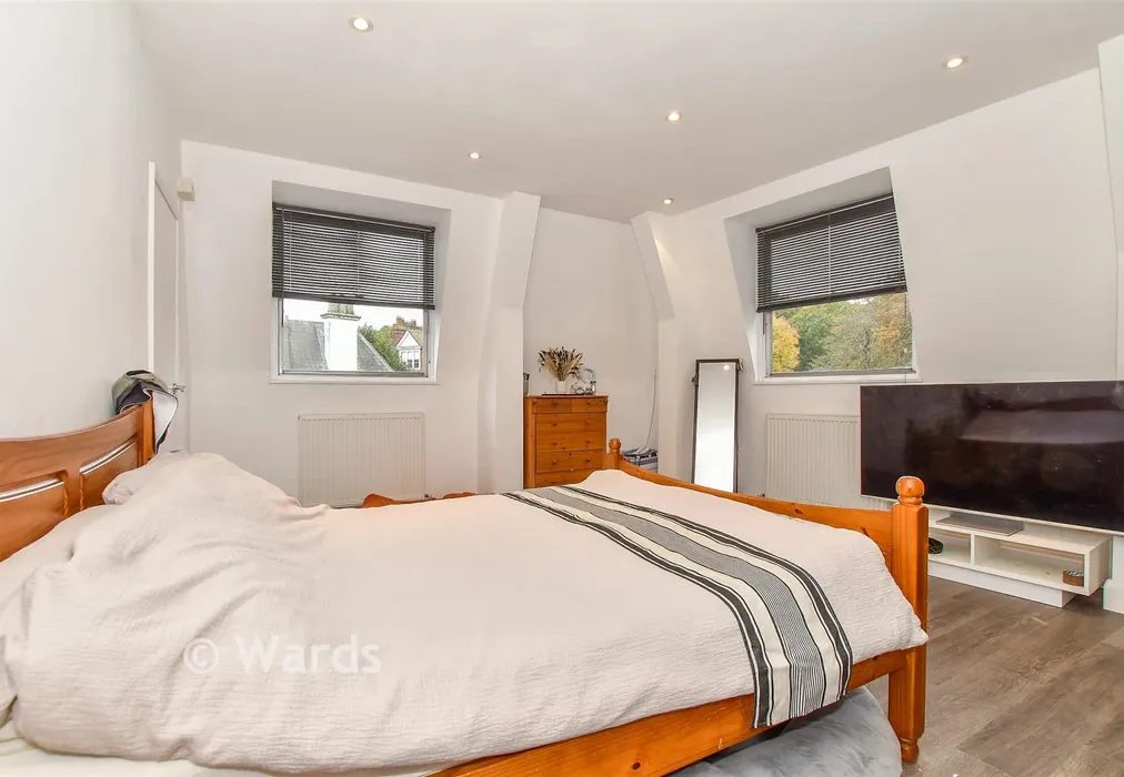 Bedroom 1 - Nevill Street, Tunbridge Wells, Kent - Wards of Kent