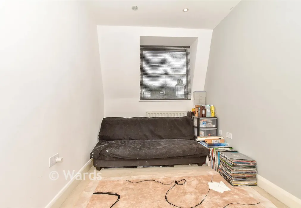 Bedroom 2 - Nevill Street, Tunbridge Wells, Kent - Wards of Kent