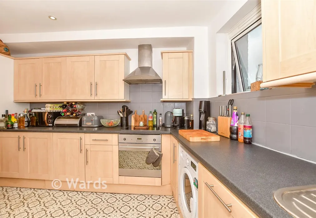 Kitchen - Nevill Street, Tunbridge Wells, Kent - Wards of Kent