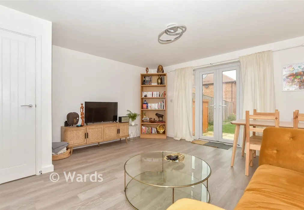 Lounge/Diner - Conference Way, Maidstone, Kent - Wards of Kent