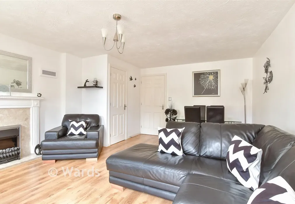 Lounge/Diner - Buckthorne Road, Minster-On-Sea, Sheerness, Kent - Wards of Kent