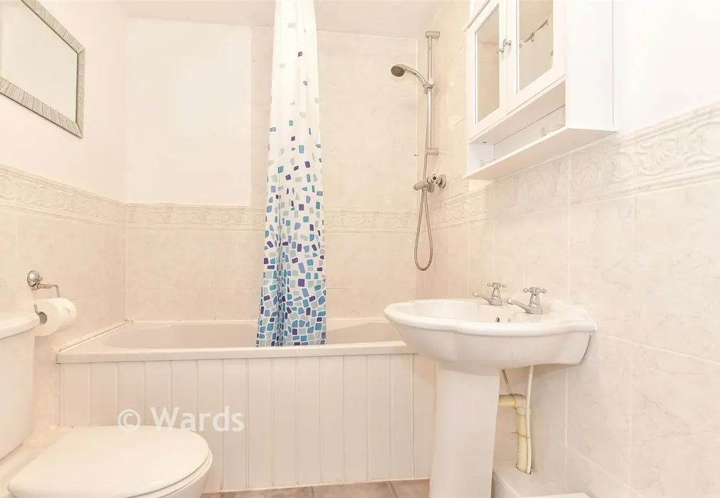 Bathroom - Buckthorne Road, Minster-On-Sea, Sheerness, Kent - Wards of Kent