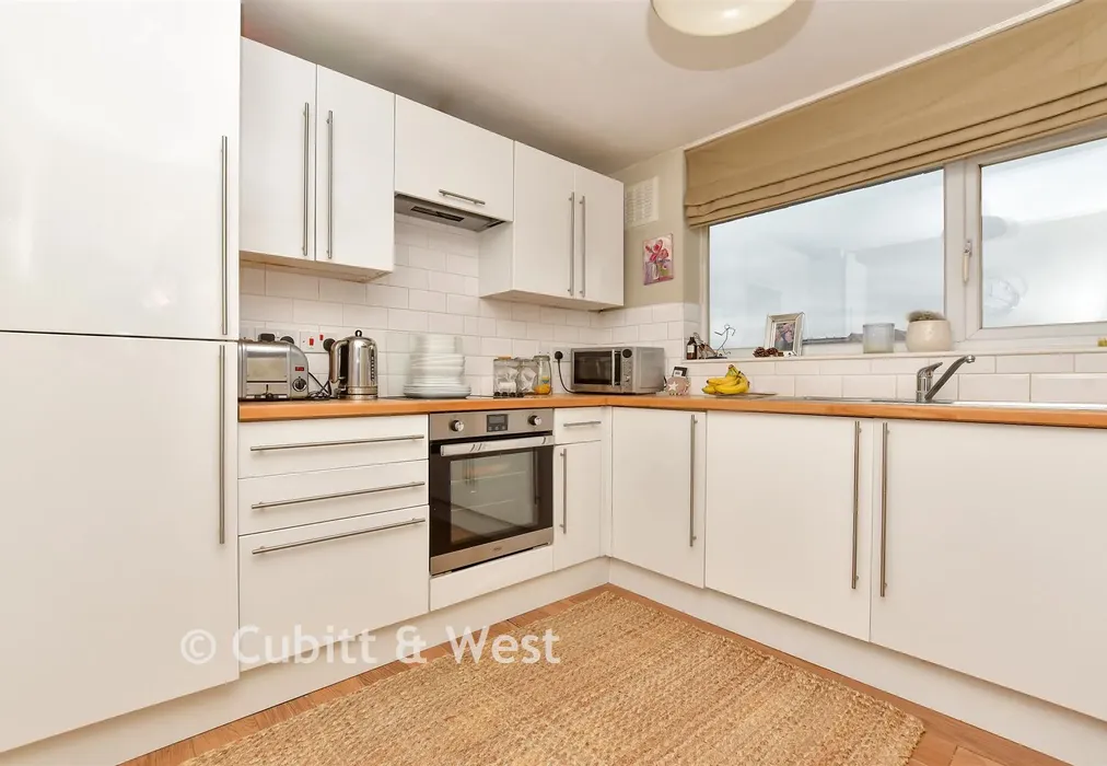 Kitchen - Lodge Road, Wallington, Surrey - Wards of Kent