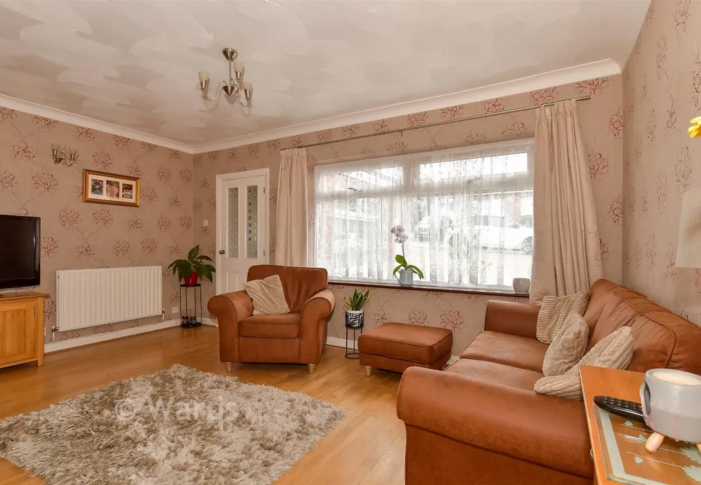 Lounge - Havisham Road, Gravesend, Kent - Wards of Kent