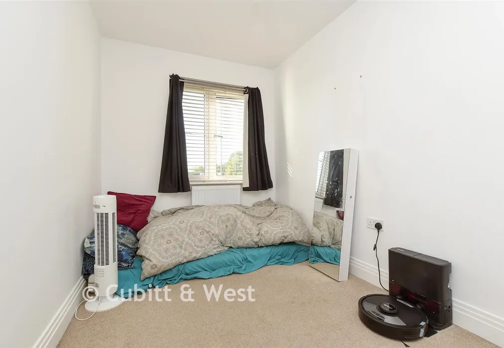 Bedroom 3 - Tern Avenue, Horsham, West Sussex - Wards of Kent