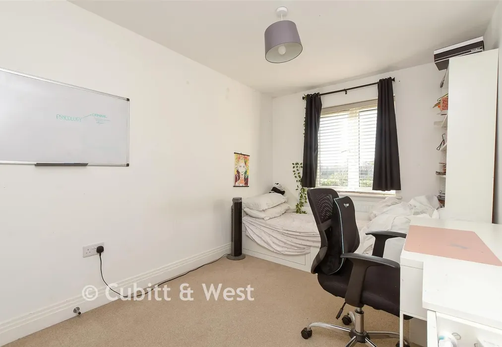 Bedroom 2 - Tern Avenue, Horsham, West Sussex - Wards of Kent