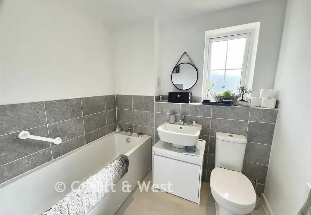 New Family Bathroom - Petunia Grove, Littlehampton, West Sussex - Wards of Kent