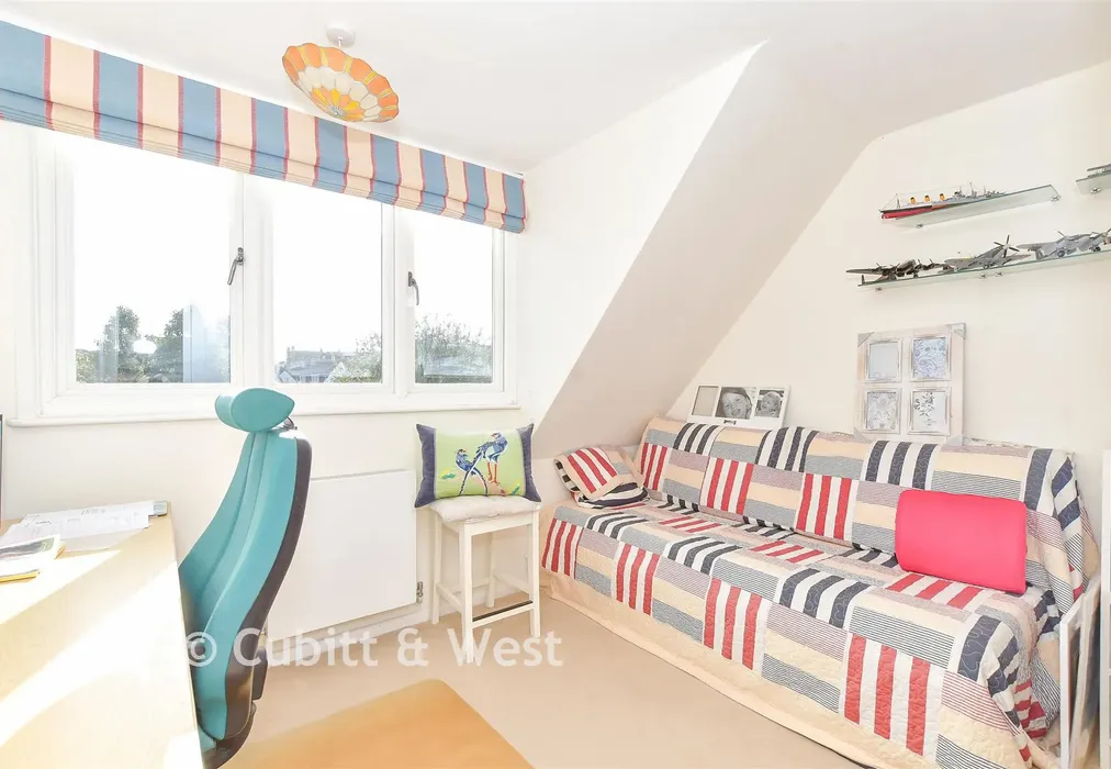 Bedroom 4 - Bacon Lane, Hayling Island, Hampshire - Wards of Kent