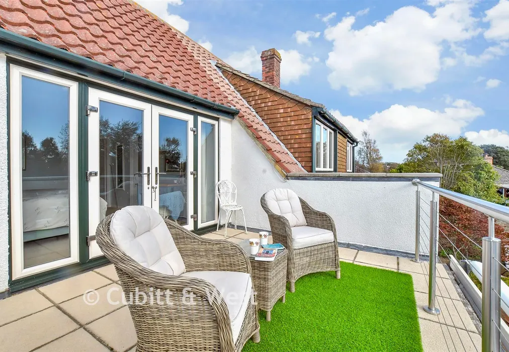 Balcony / Terrace - Bacon Lane, Hayling Island, Hampshire - Wards of Kent