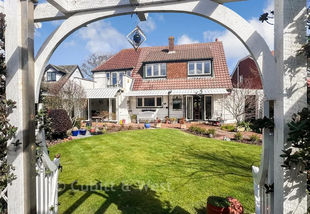 Rear Elevation - Bacon Lane, Hayling Island, Hampshire - Wards of Kent