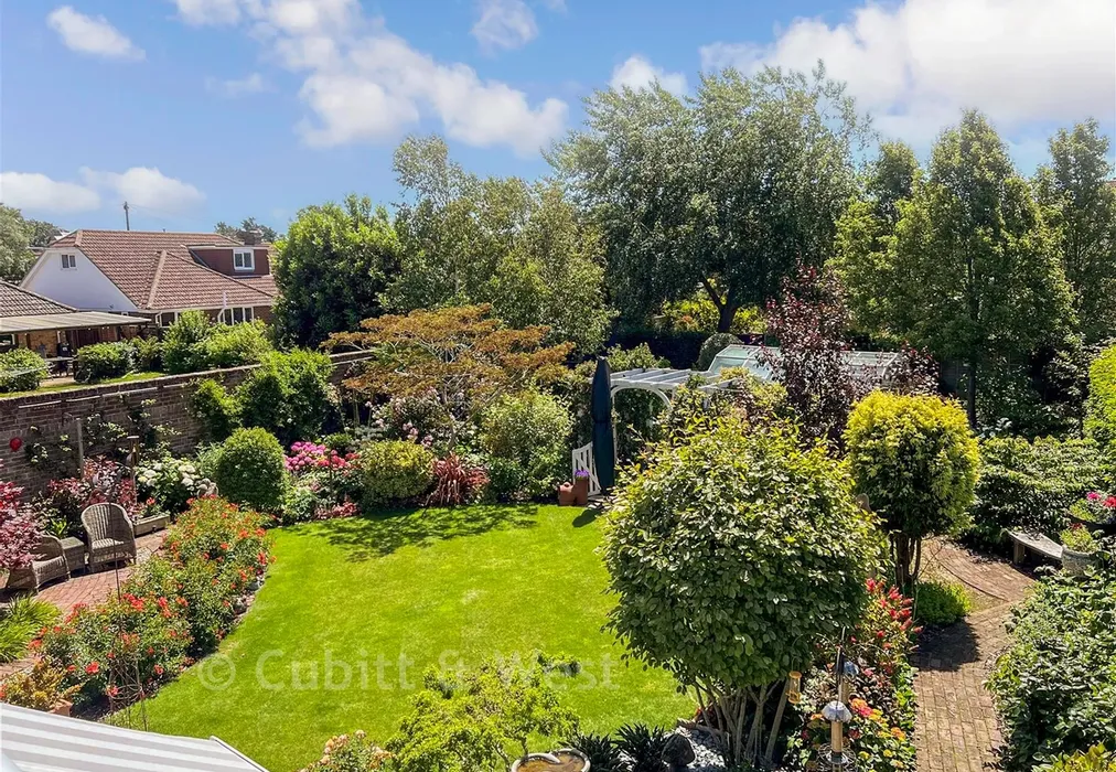 Rear Garden - Bacon Lane, Hayling Island, Hampshire - Wards of Kent