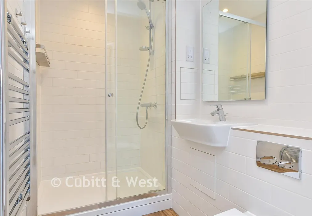 En-Suite Shower Room - Davigdor Road, Hove, East Sussex - Wards of Kent