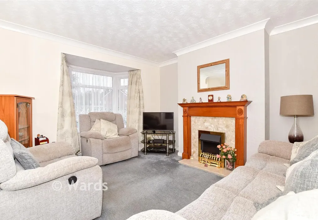 Lounge/Diner - Blackthorn Drive, Larkfield, Aylesford, Kent - Wards of Kent