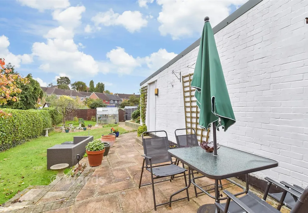Rear Garden - Blackthorn Drive, Larkfield, Aylesford, Kent - Wards of Kent