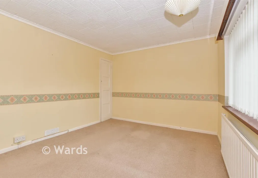 Bedroom 1 - Shrubcote, Tenterden, Kent - Wards of Kent