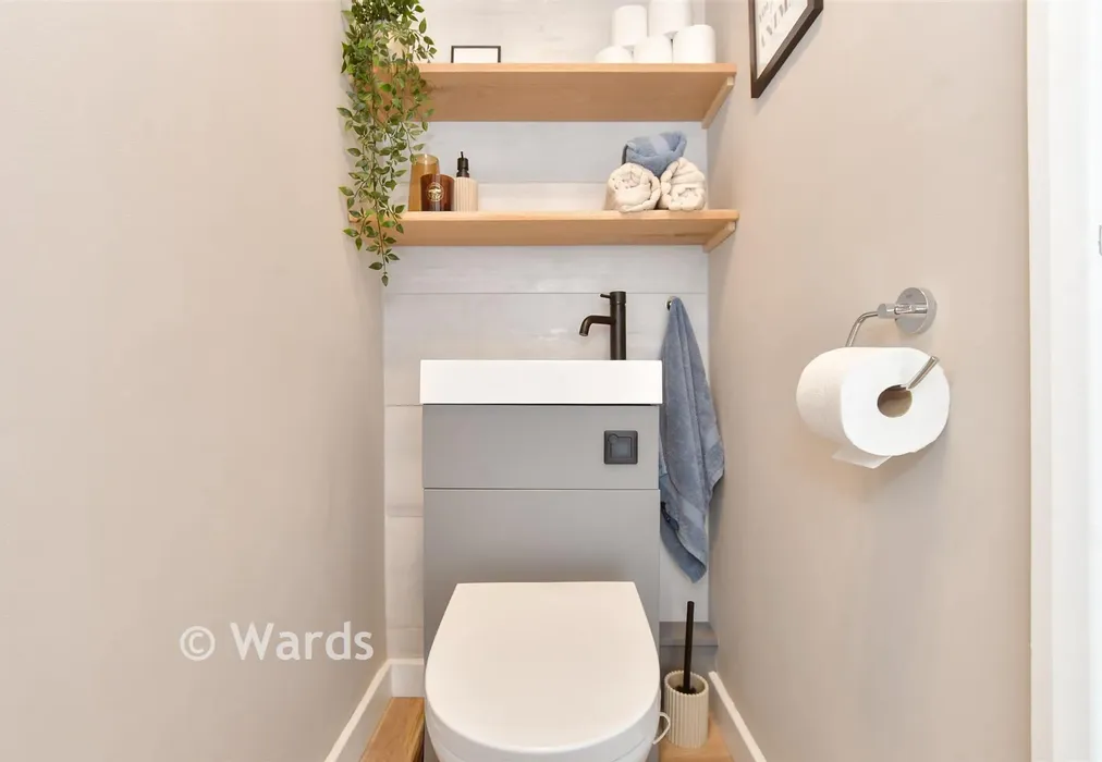 Cloakroom - Dover Road, Deal, Kent - Wards of Kent