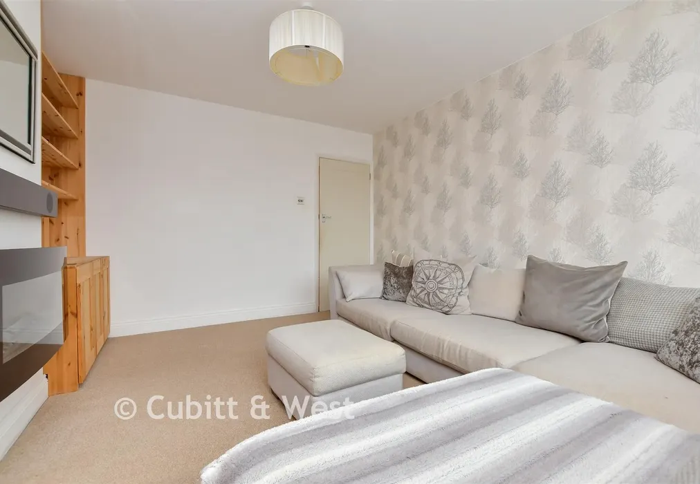 Lounge - Paget Avenue, Sutton, Surrey - Wards of Kent