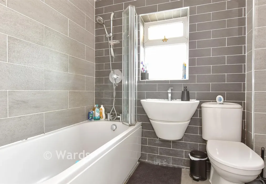 Bathroom - Larch Close, Trees Development, Larkfield, Kent - Wards of Kent
