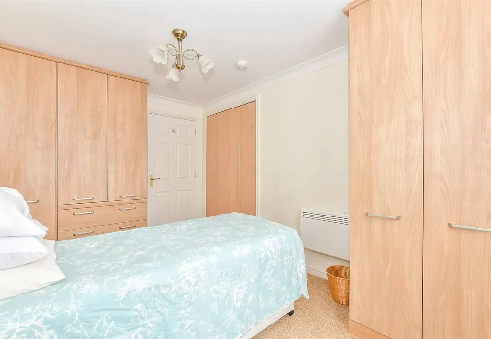 Bedroom - London Road, Cowplain, Waterlooville, Hampshire - Wards of Kent
