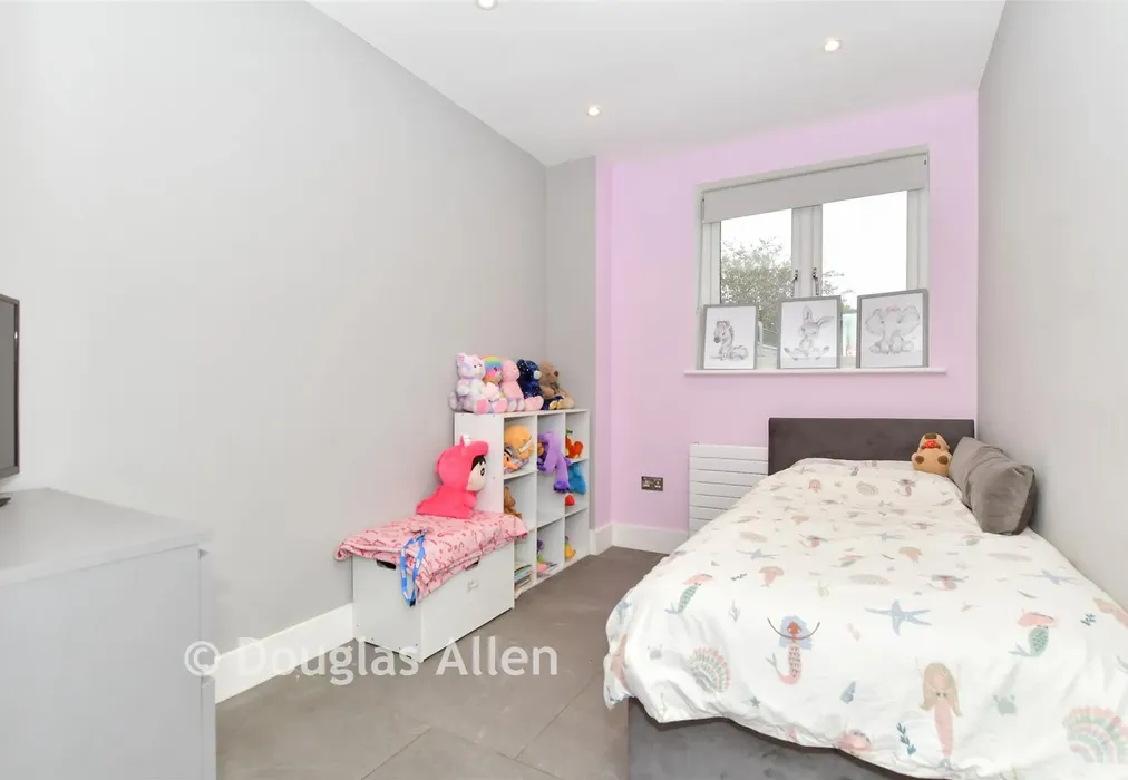 Bedroom 3 - Forest Road, Ilford, Essex - Wards of Kent