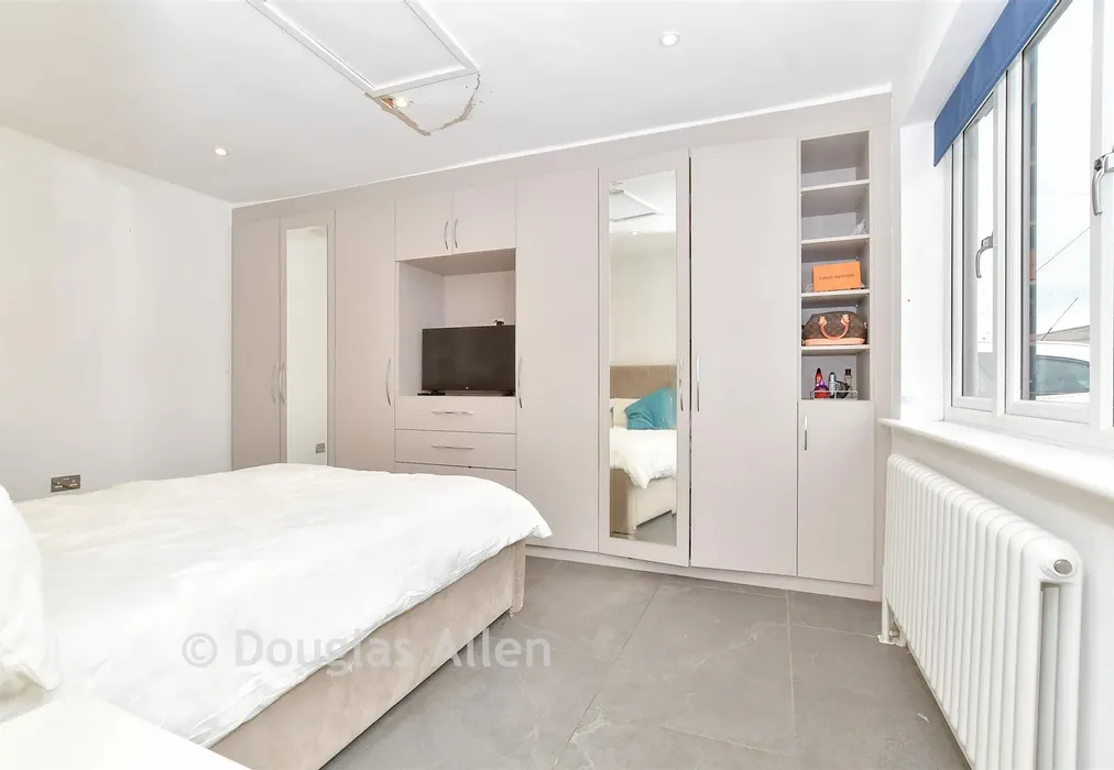 Bedroom 1 - Forest Road, Ilford, Essex - Wards of Kent