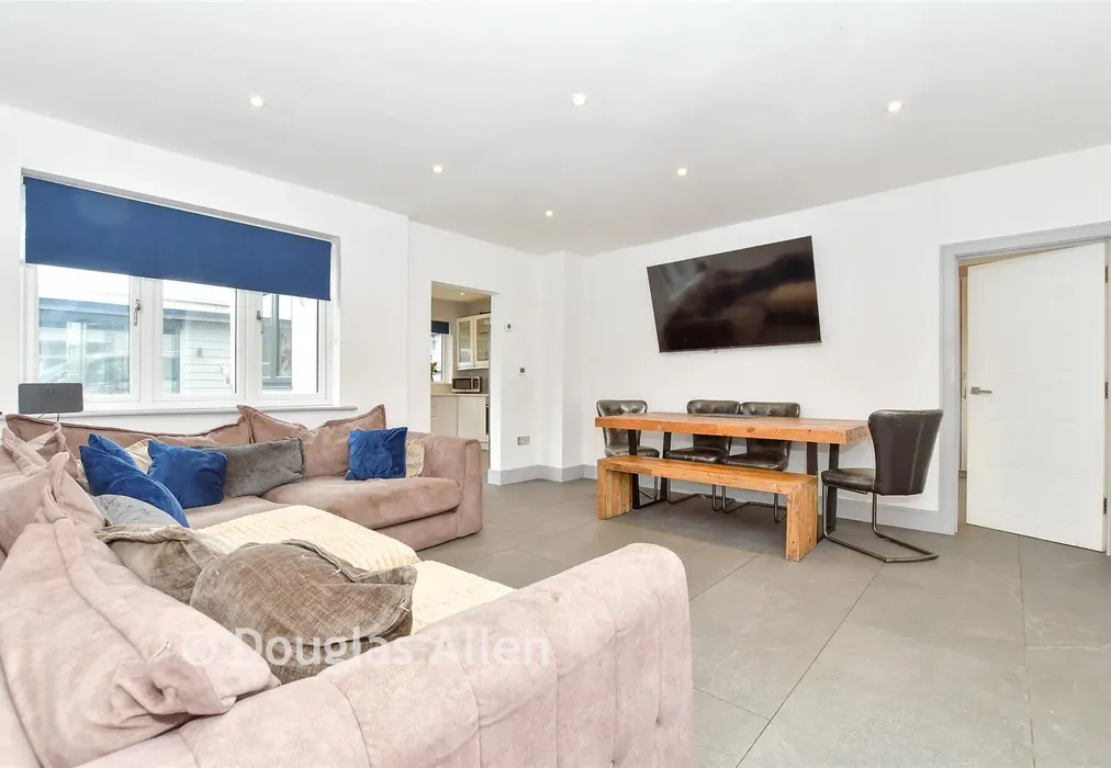 Lounge/Diner - Forest Road, Ilford, Essex - Wards of Kent