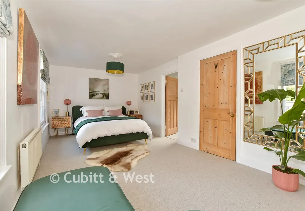 Bedroom 1 - High Street, Dormansland, Surrey - Wards of Kent
