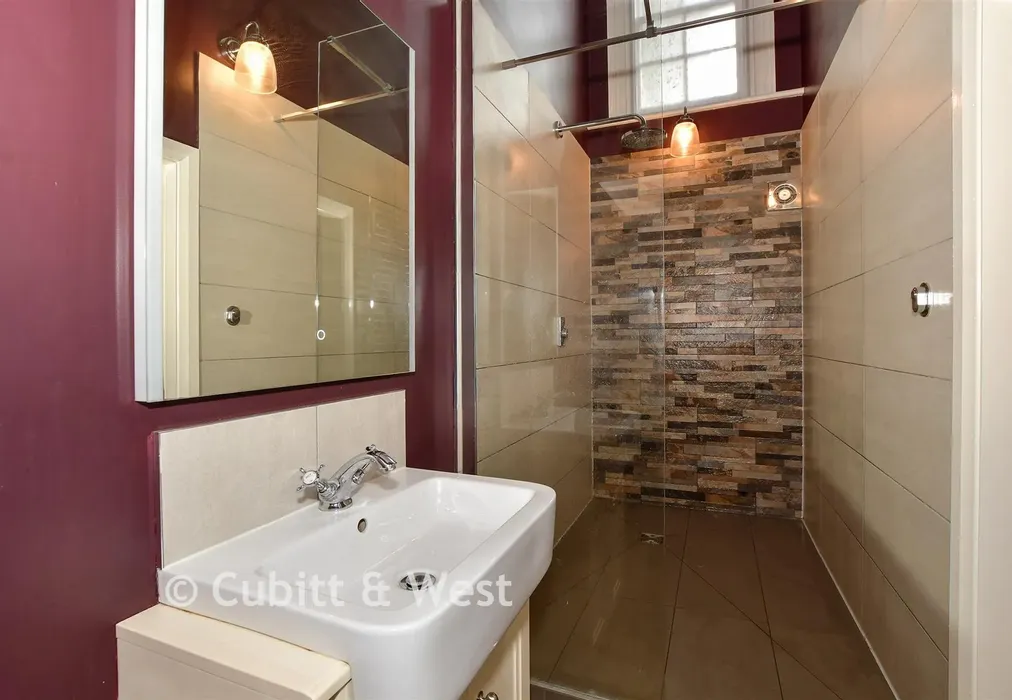 En-Suite Shower Room - High Street, Dormansland, Surrey - Wards of Kent