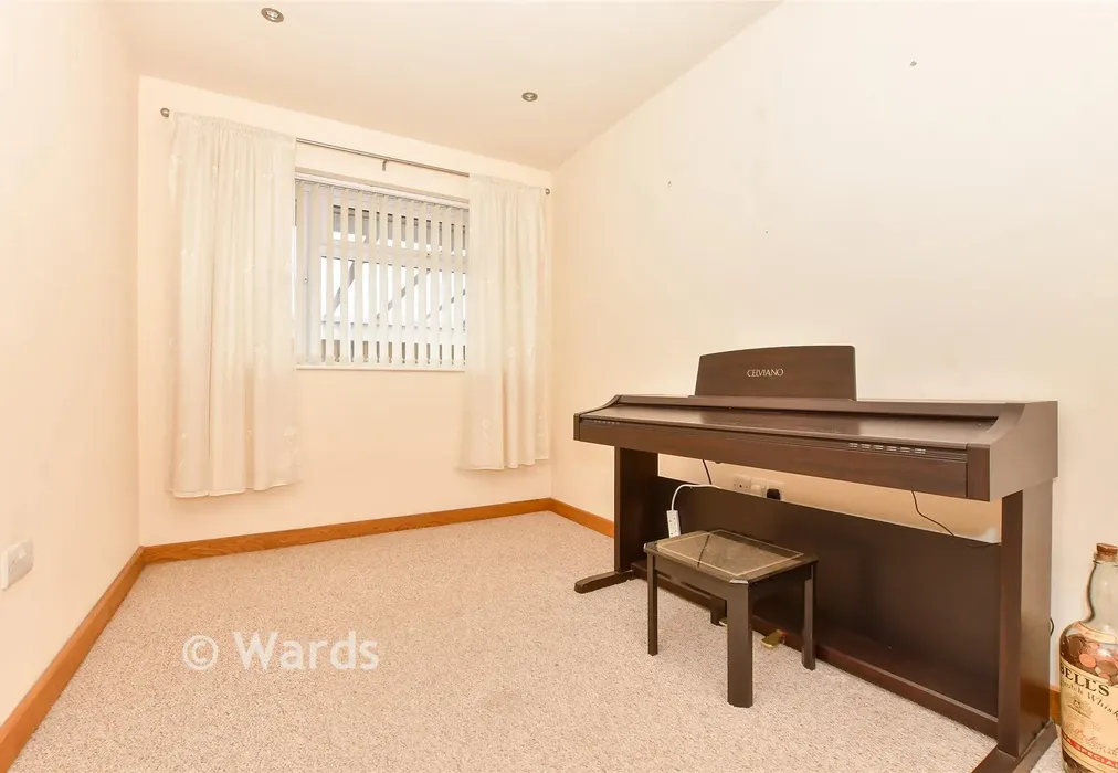 Bedroom 3 - Clover Rise, Whitstable, Kent - Wards of Kent
