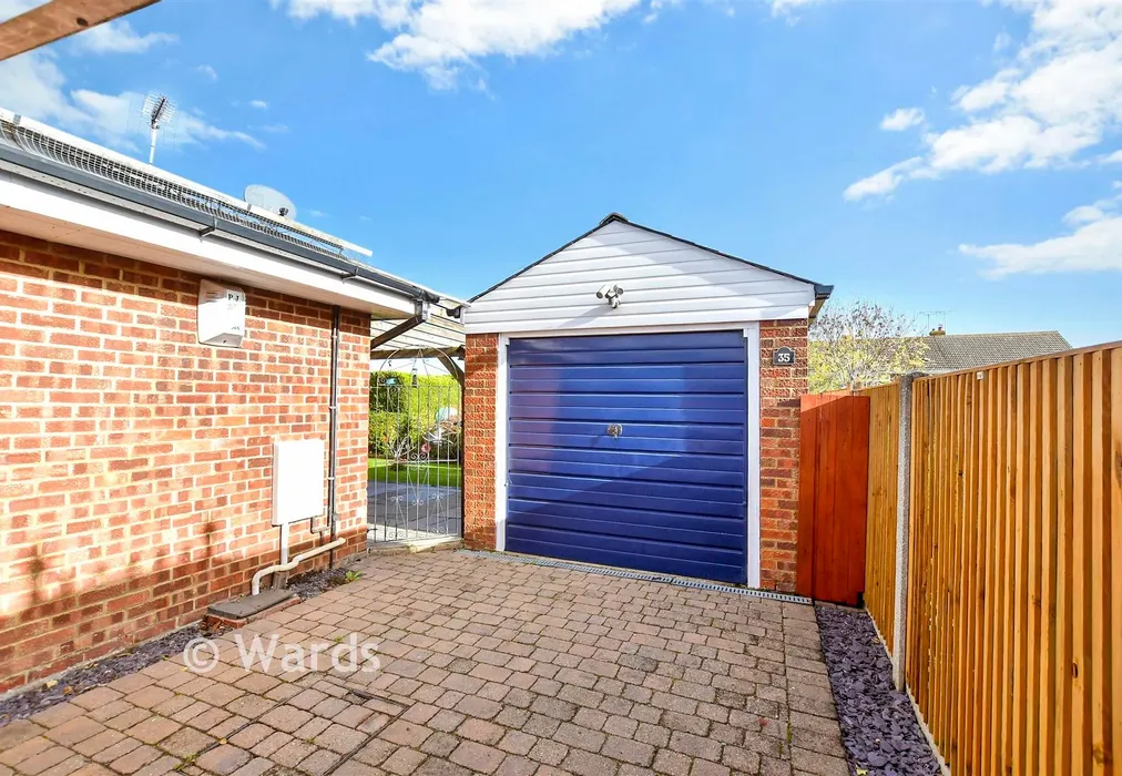 Garage - Clover Rise, Whitstable, Kent - Wards of Kent