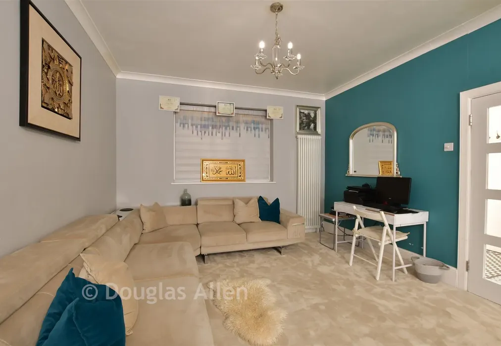 Lounge - Flempton Road, Leyton - Wards of Kent