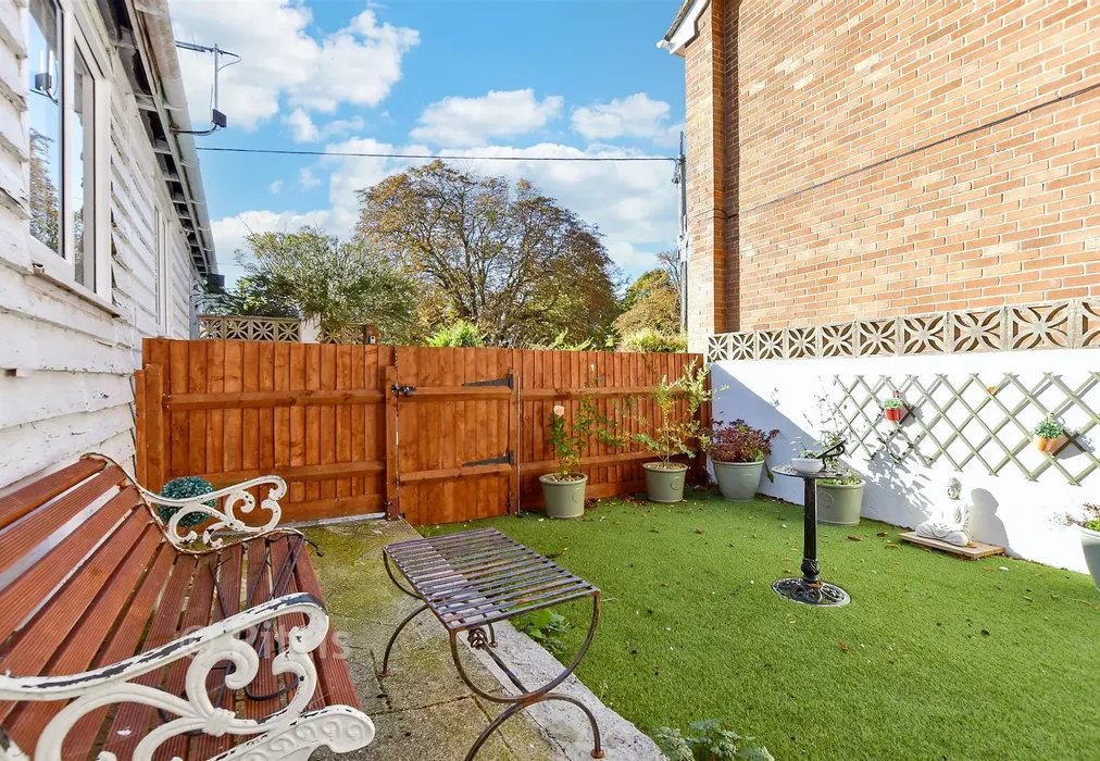 Rear Garden - School Green Road, Freshwater, Isle of Wight - Wards of Kent