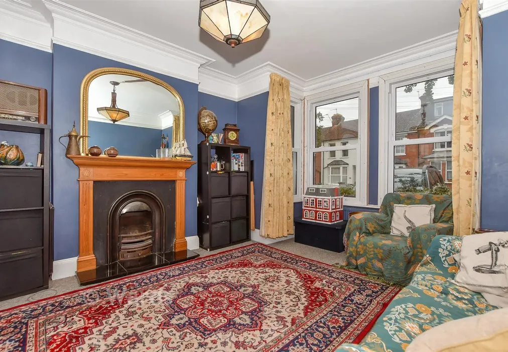 Lounge - St. Philip's Avenue, Maidstone, Kent - Wards of Kent